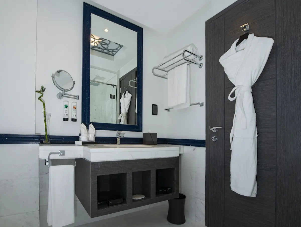 سرویس بهداشتی و حمام هتل اج کریک ساید